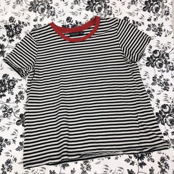 Bershka Women’s Crewneck Striped Print T-shirt sz Small - Picture 1 of 3